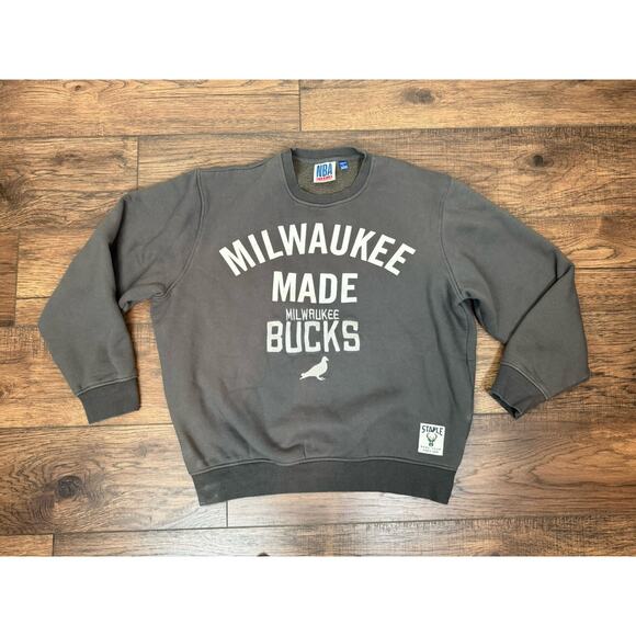 Milwaukee Bucks NBA x Staple Gray Pullover Sweatshirt Milwaukee Made Men’s Sz L - Picture 1 of 7
